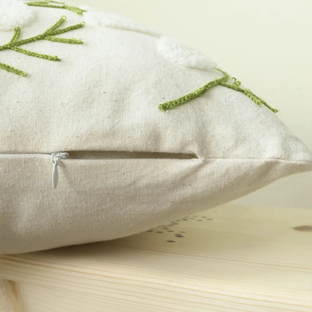 Capa de Almofada Bordado Floral