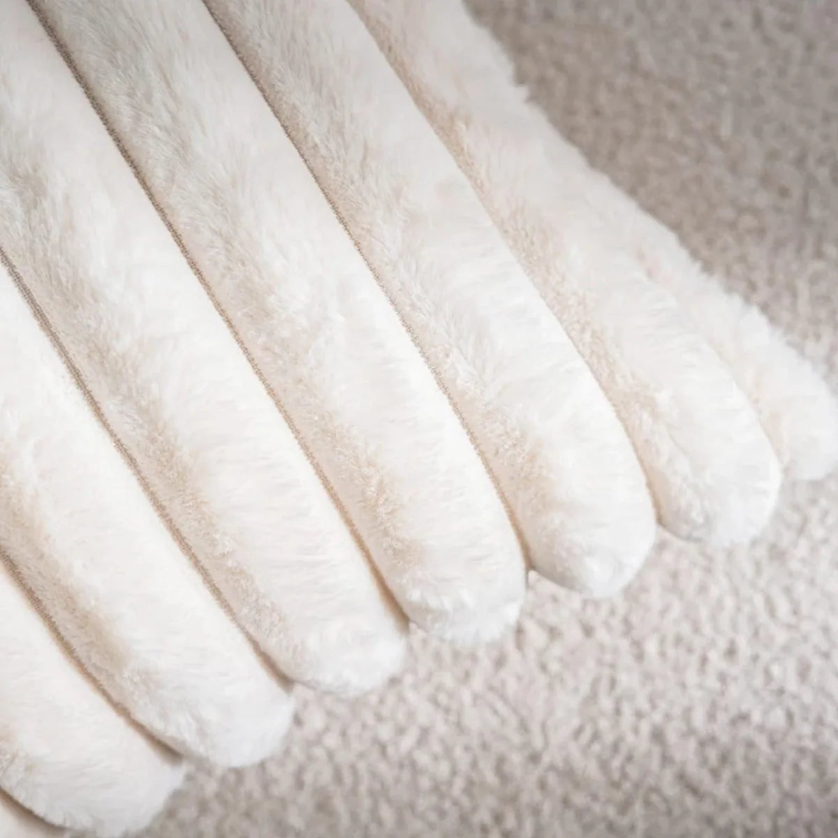 Capa de Almofada Pelúcia de Coelho Super Macia Branca