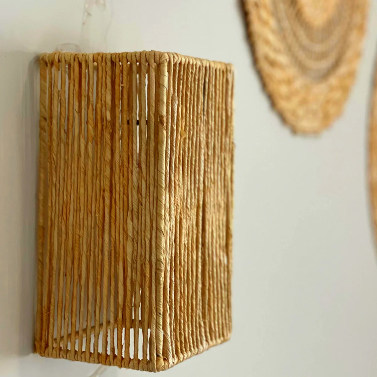 Luminária Arandela de Palha Tanah