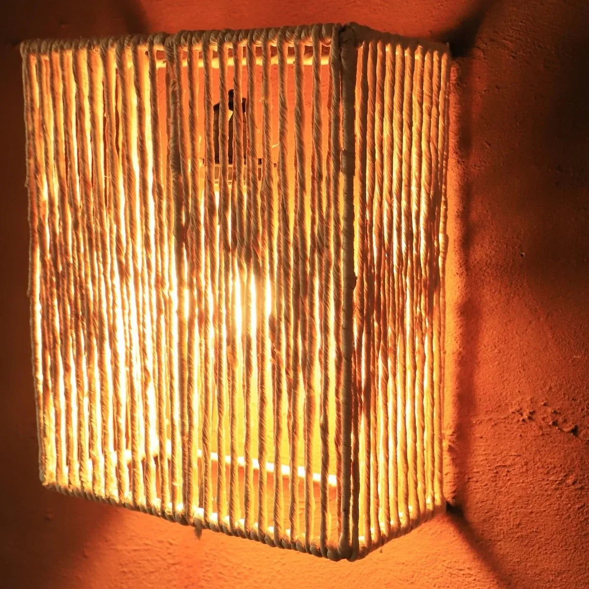 Luminária Arandela de Palha Tanah