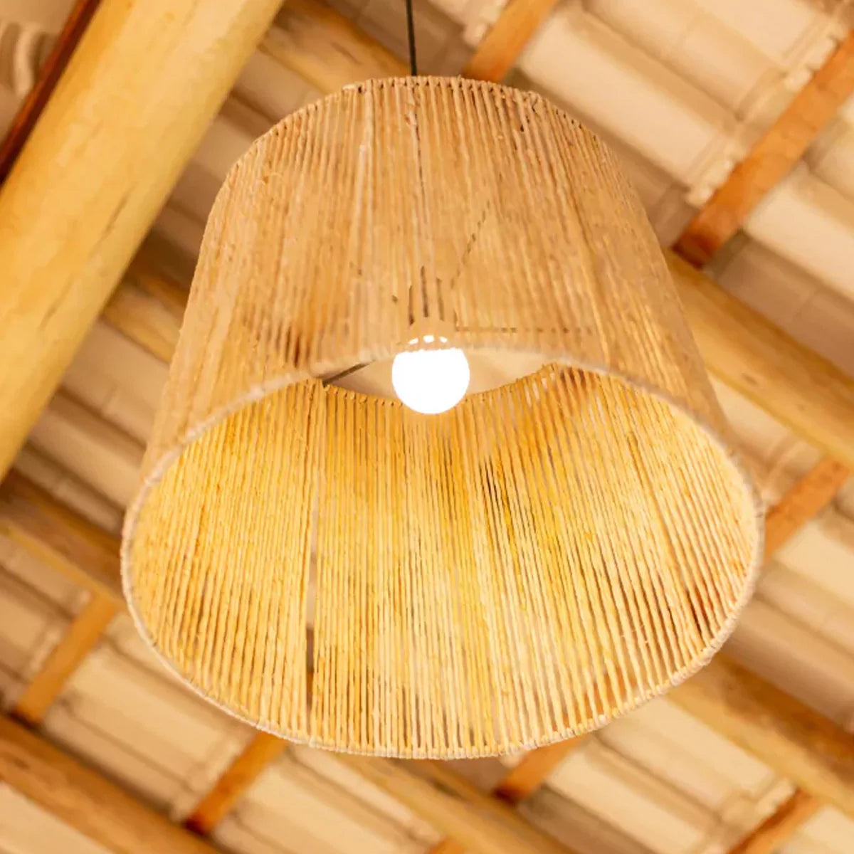 Luminária Pendente de Palha Ayni