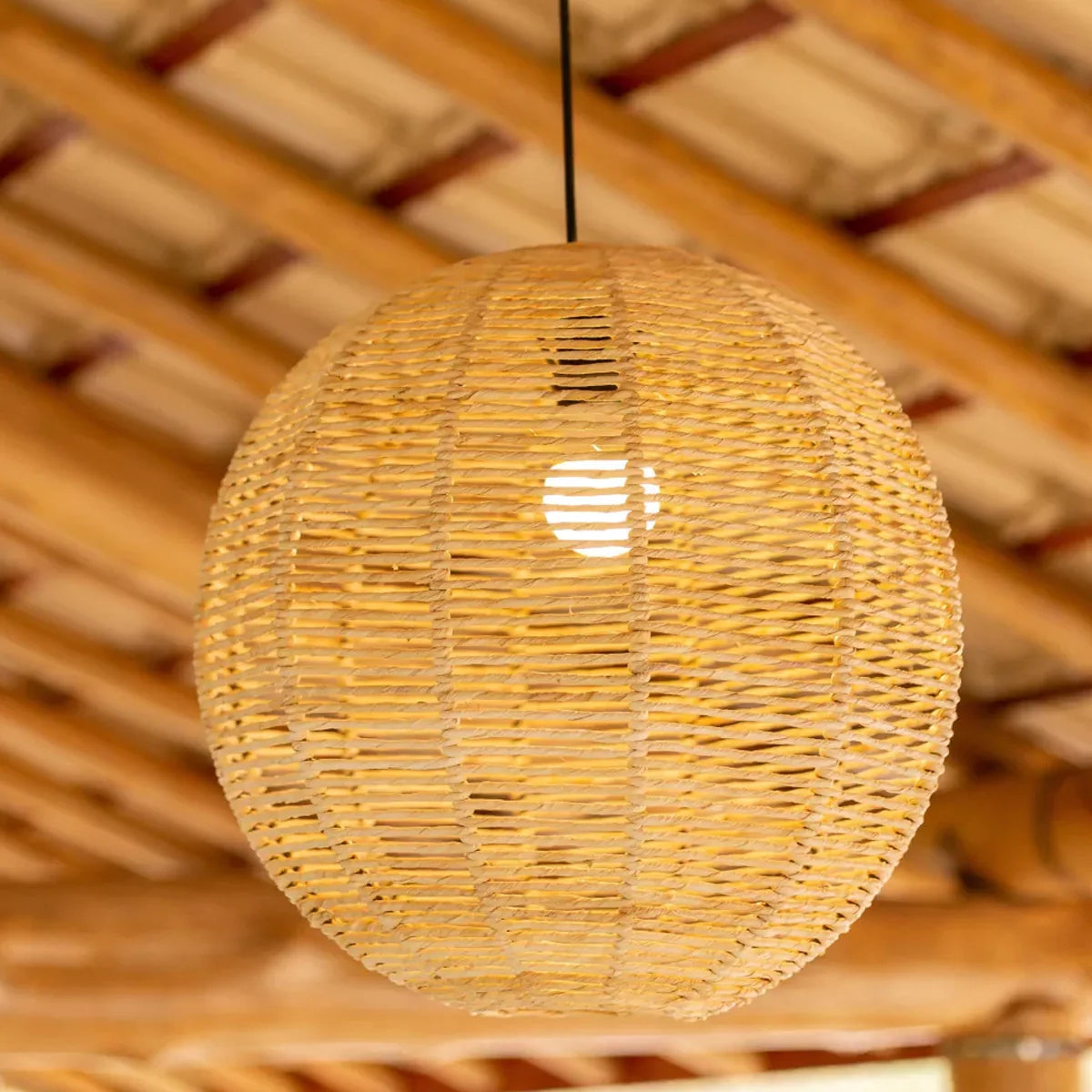 Luminária Pendente de Palha Nawi