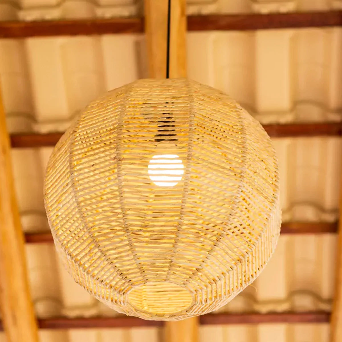 Luminária Pendente de Palha Nawi