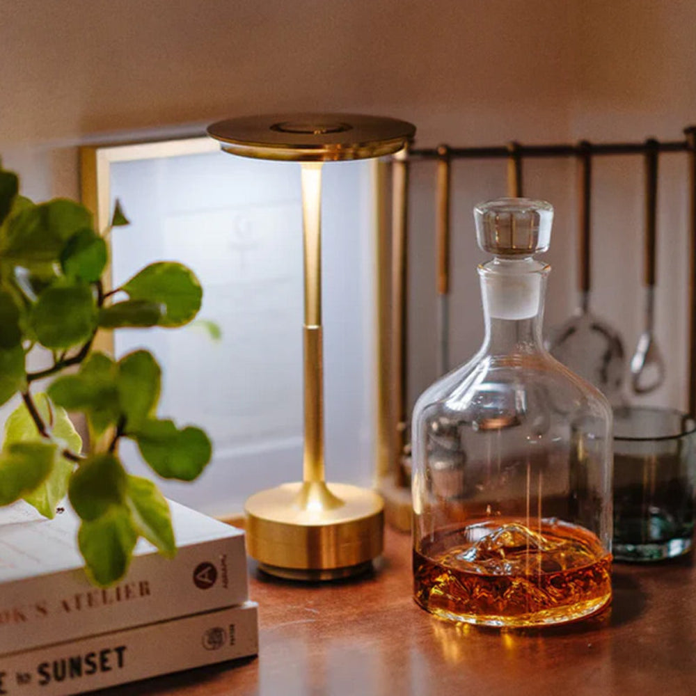 Luminária de Mesa LED Sem Fio Metal Light Copenhagen